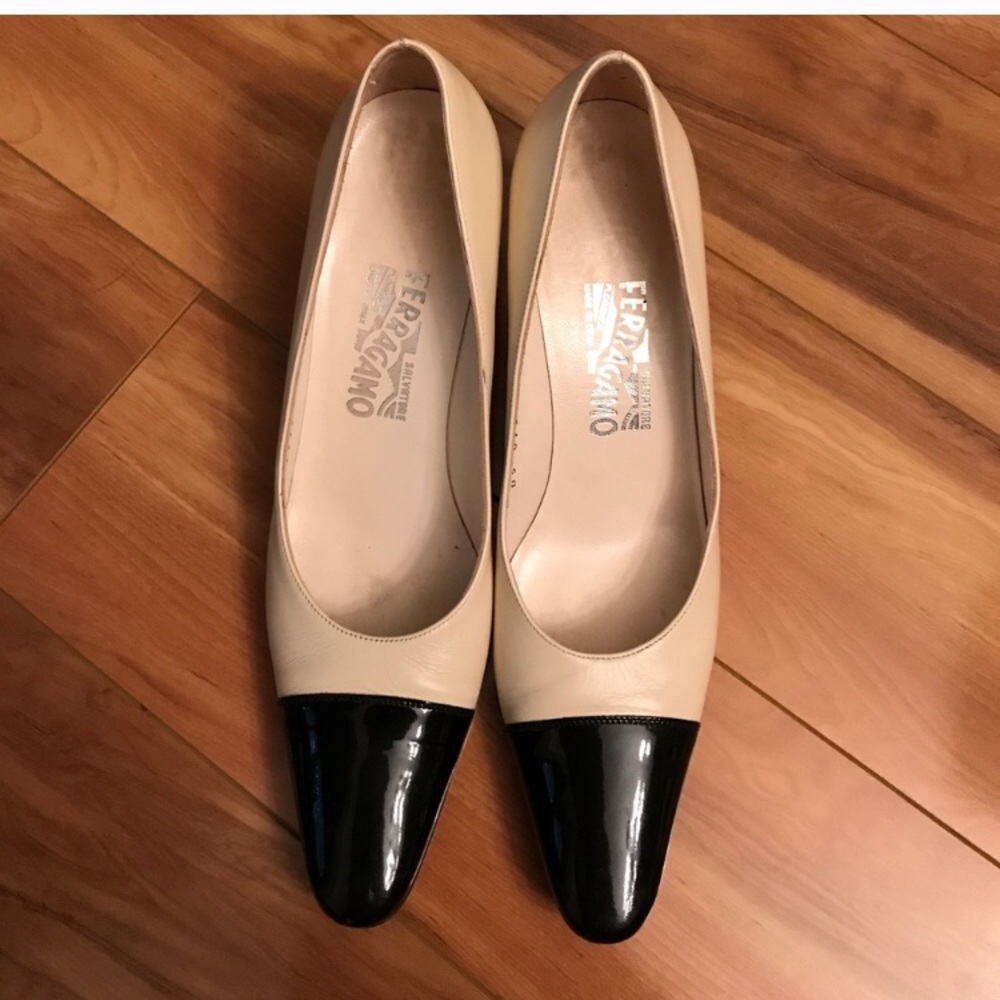 Ferragamo Nude/Black Heels